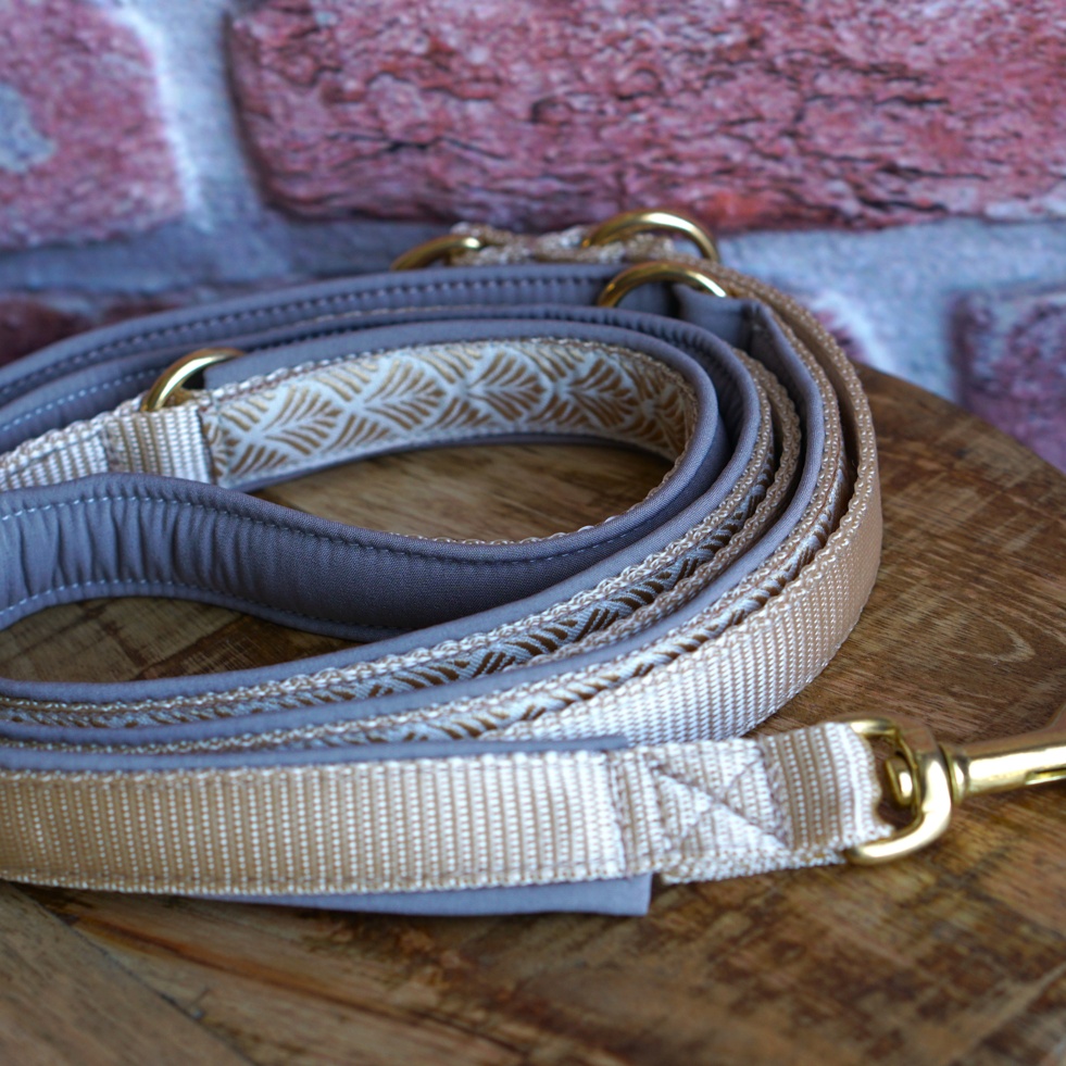 Gurtbandleine Dark dust mit Webbandverzierung